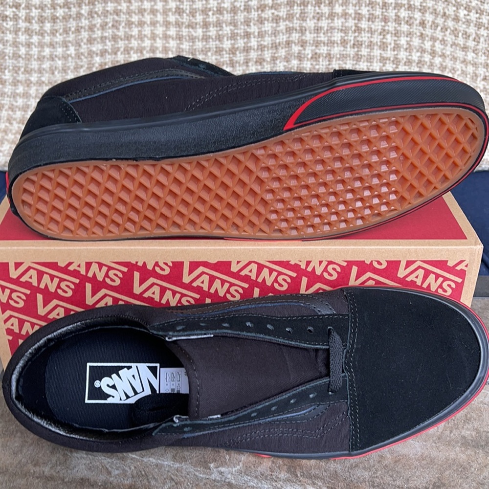 Vans Men’s Old Skool
(Flame Wall) Black/Black
VN0A38G1Q8Q
Sneakers - Picture 5 of 16